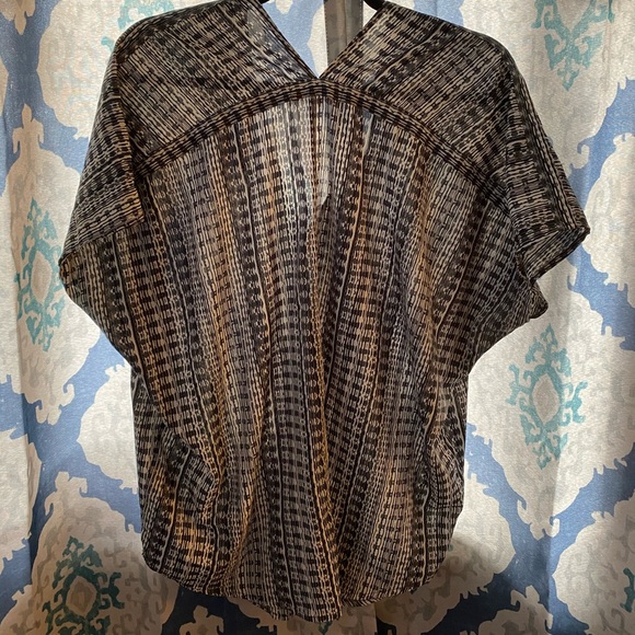 Philosophy | Flowy Top - Picture 2 of 5